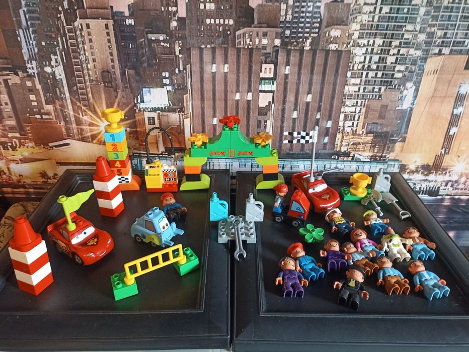 Набір машинок, чоловічків, деталей із серії маквін Lego city Duplo