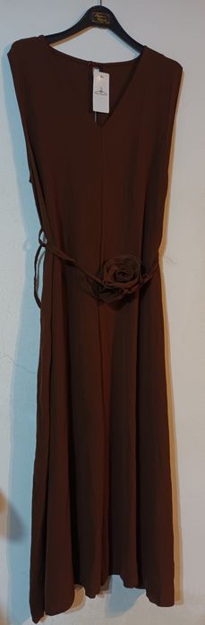 Macacão castanho novo