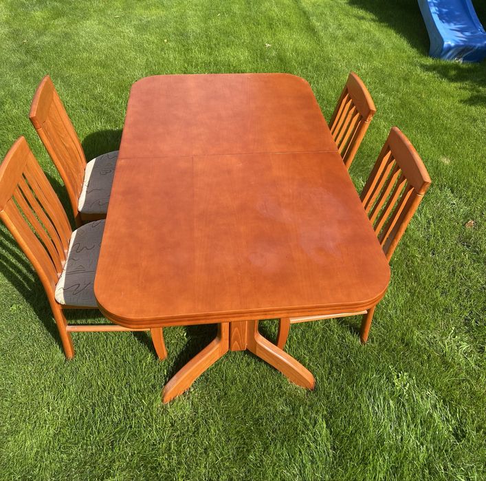 stół z 6 krzesłami