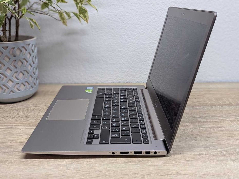 Тонкий шустрий ультрабук для игр, роботи та навчання