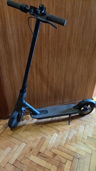 Електросамокат Xiaomi Mi Electric Scooter Essential Black