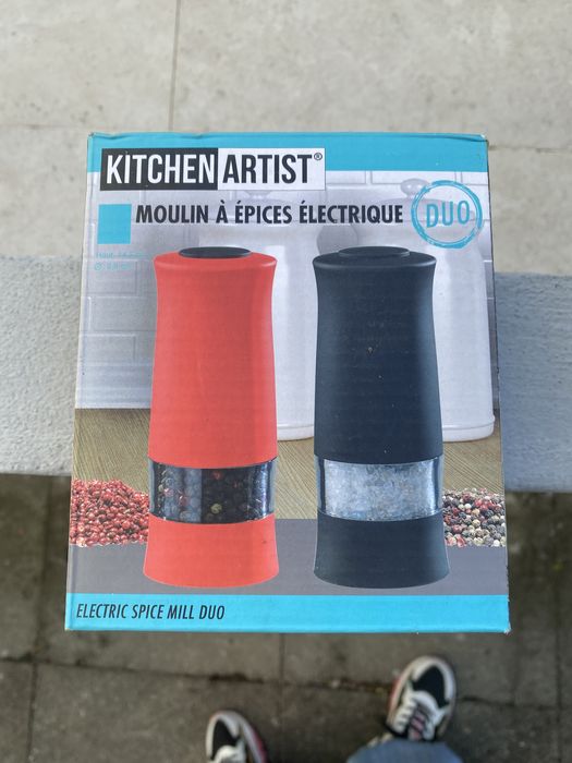 Salt and pepper grinder442109662604175360