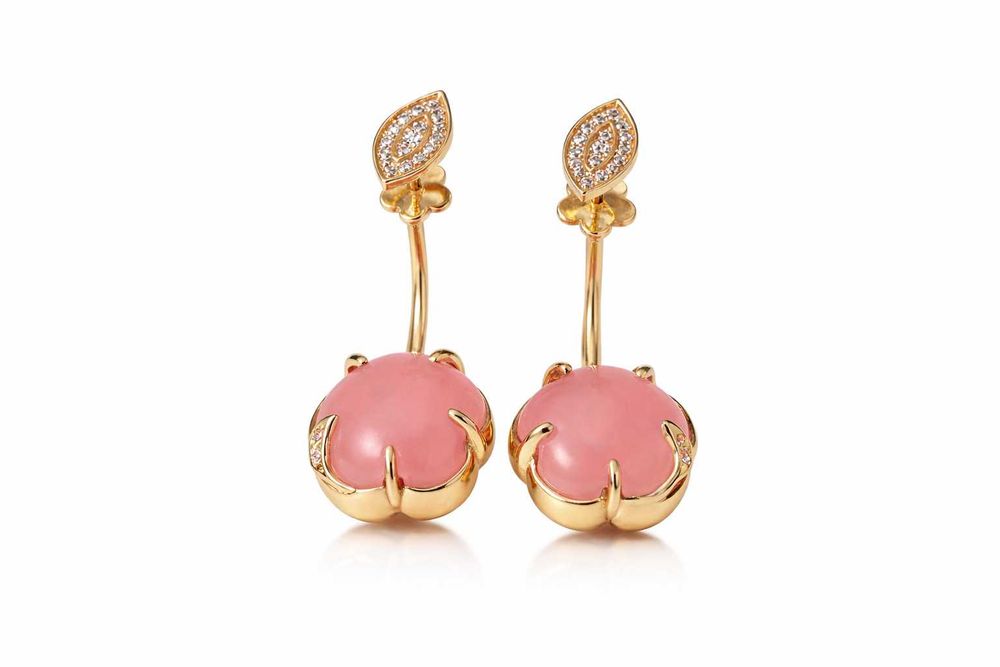 Серьги из желтого золота  с розовым ониксом