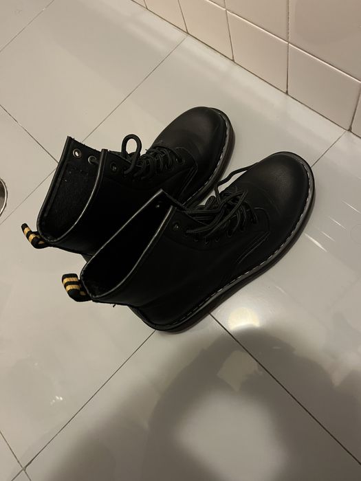 Botas semi novas, unisexo, N40