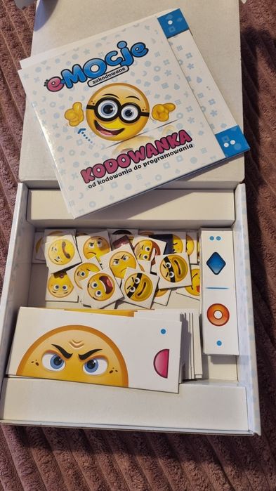 Gra e-mocje kodowanka. Od kodowania do programowania