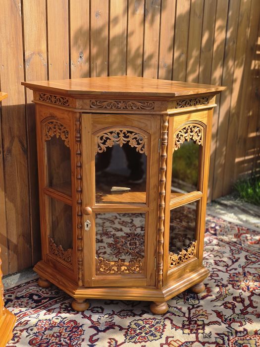 Niska komódka witryna narożna indyjska akacja #1804 Stylowy Węgrów