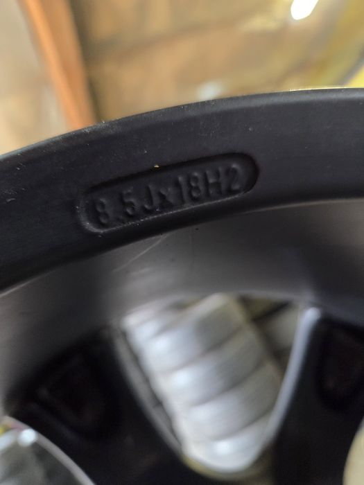 Felgi Aluminiowe 5x130 8,5Jx18 ET 45 Porsche Audi Q7