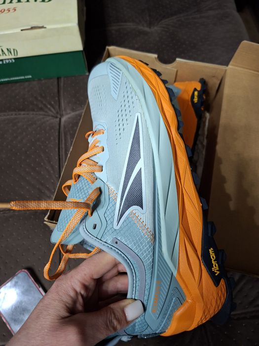 Продам кросівки чоловічі Altra