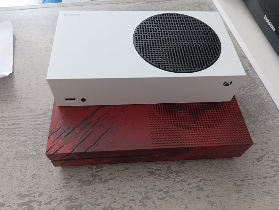 Xbox One S Gears of War 4 Limited Edition