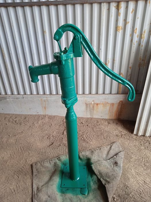 Продам старовину водяну колонку,кран,