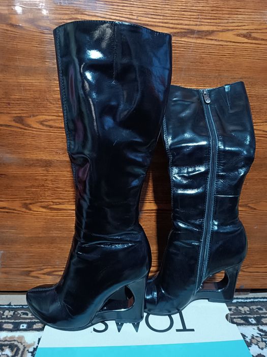 Чоботи , черевички