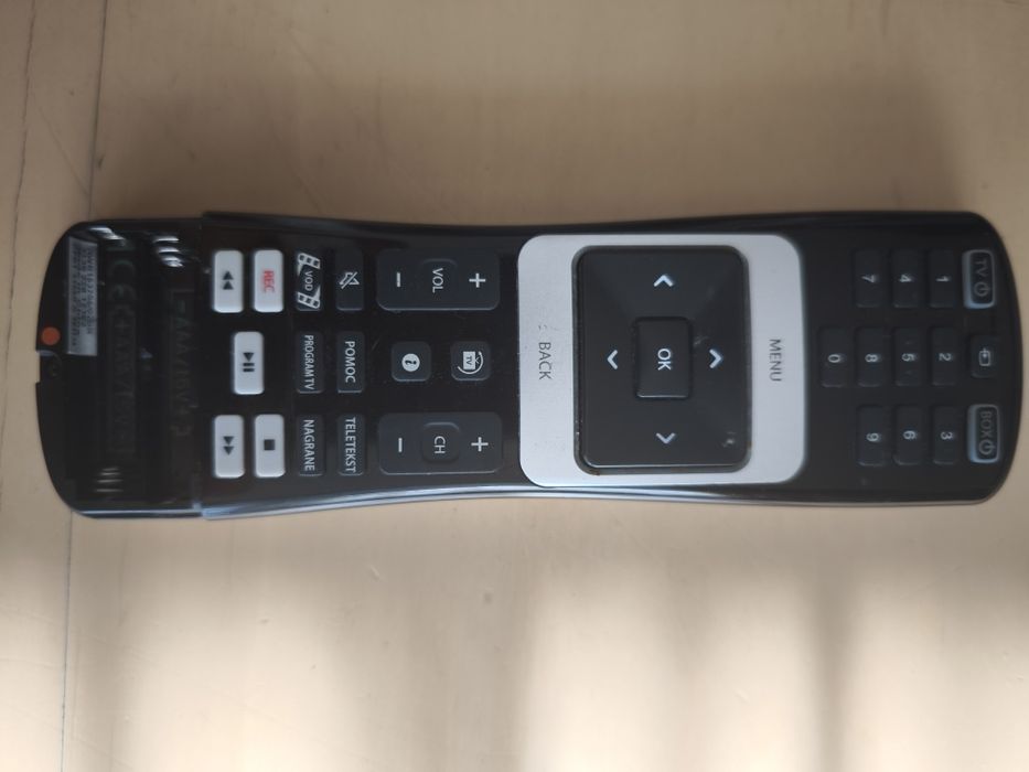 Piloty UPC do dekoderów