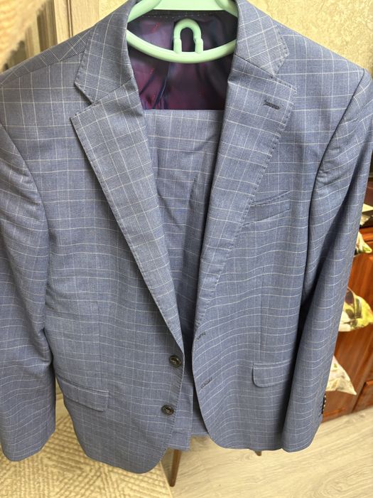Продам чоловічий костюм