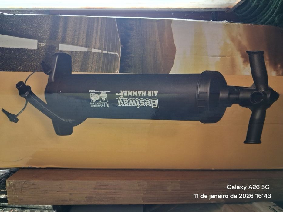 Bomba de encher colchões.