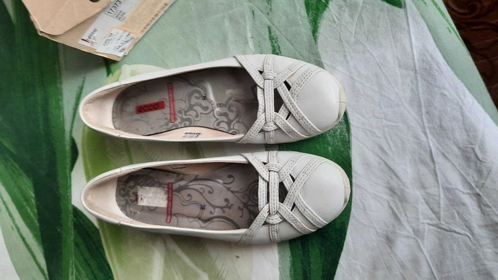 Туфлі/сандалі/балетки 38р ECCO