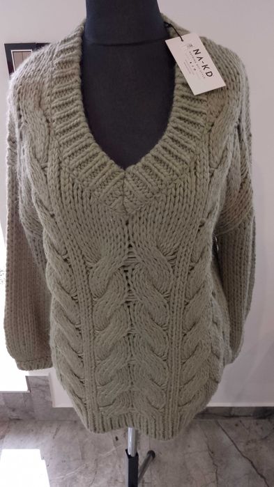 Sweterek oliwkowy markowy