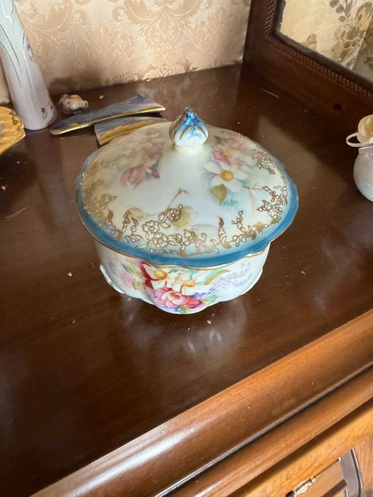 Caixa com  decoração flores, porcelana SETO - AICHI