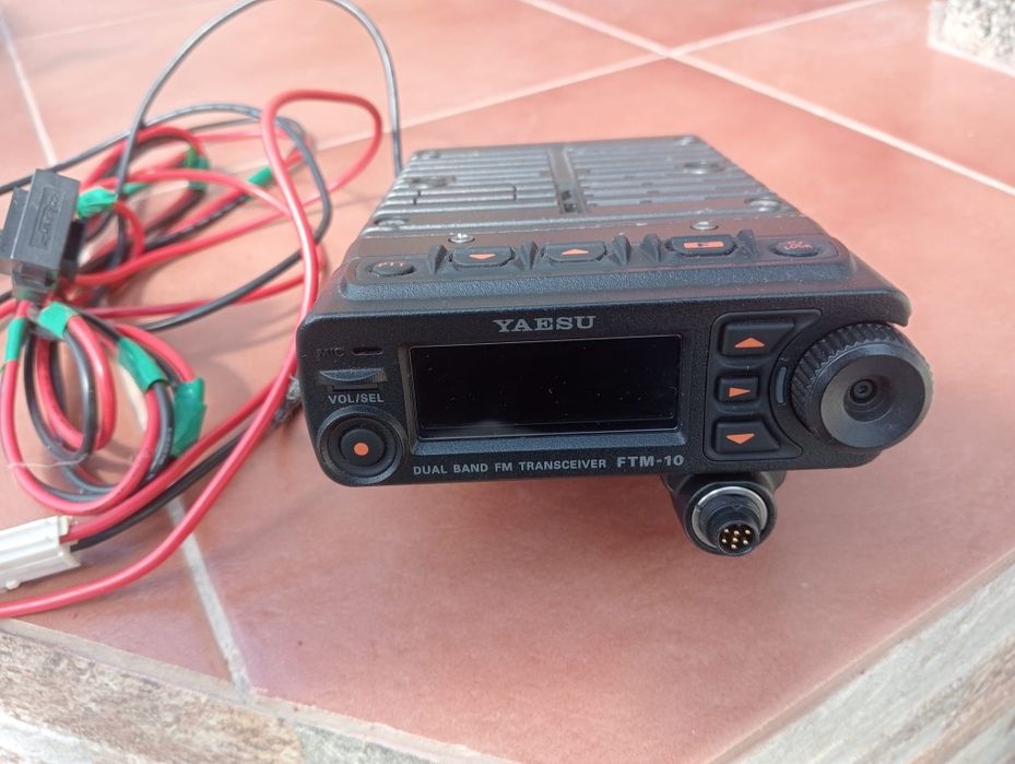 Yaesu FTM-10 vhf/uhf