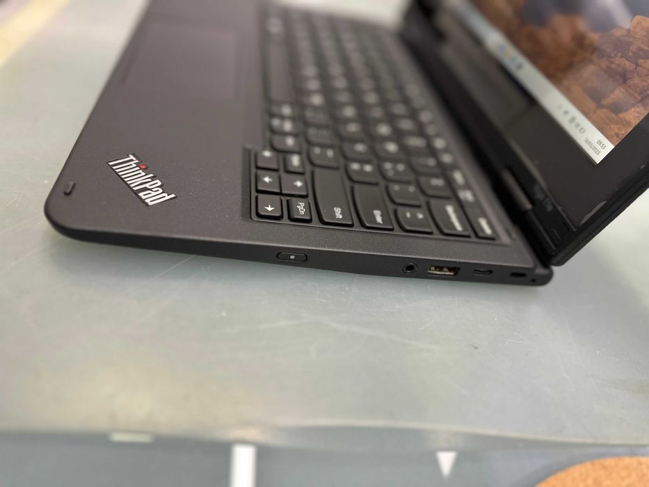 Portatil LENOVO Yoga 11e - Ecrã Touch 360º
