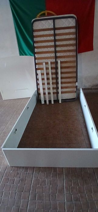 Cama Individual de madeira de qualidade, com colchão ortopédico