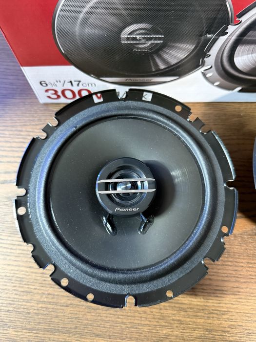 Colunas Pioneer TS-G1720F