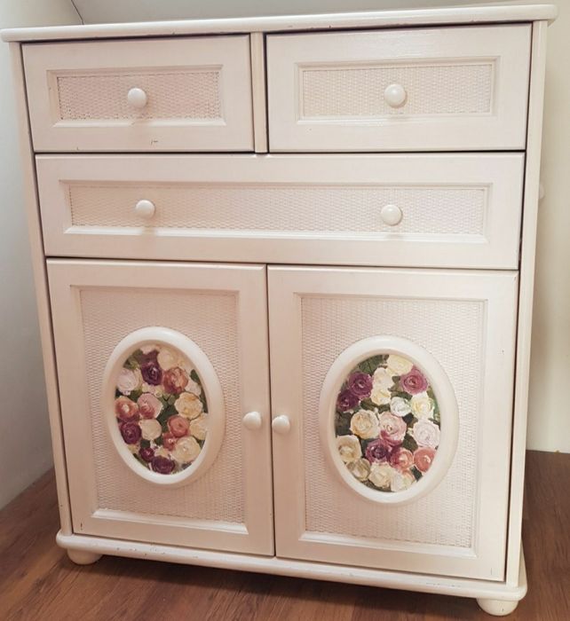 Komplet malowanych mebli