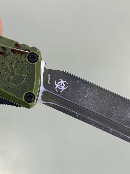 Microtech Combat Troodon T/E Gen III Outbreak Signature Series Deep