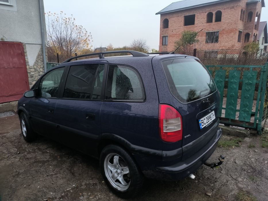 Opel Zafira продається