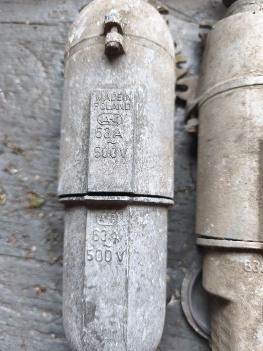 3 szt. metalowe gniazdo siłowe 63A / 500V z płaskimi stykami (bolcami) w solidnej aluminiowej obudowie, wyprodukowane w Polsce IP44