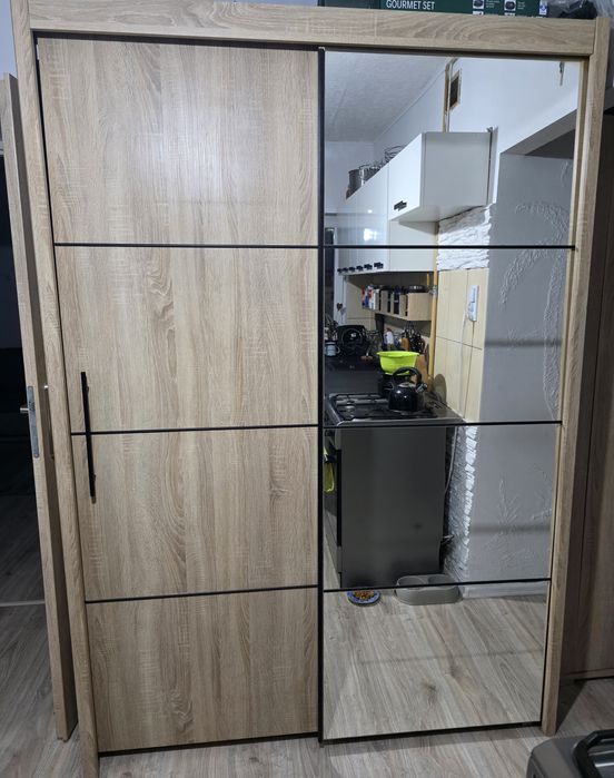 Oddam szafę z drzwiami przesuwnymi Zarezerwowana!!!