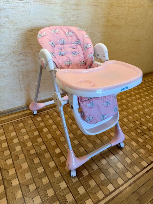 Продам дитячий стільчик для годування Bambi 1500 грн у дуже гарному стані