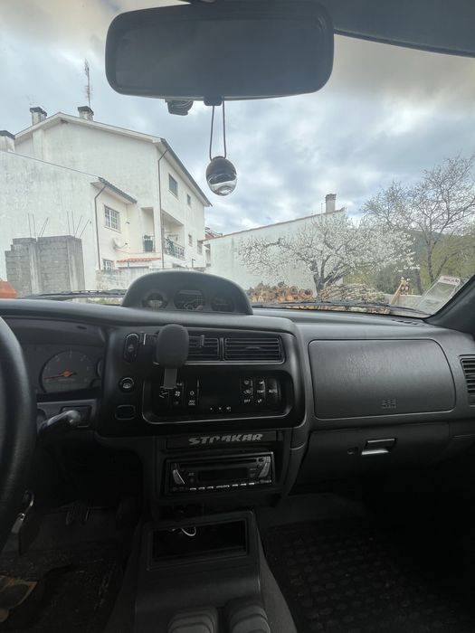 Mitsubishi l200 strakar 2003
