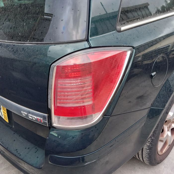 Farolim traseiro lado condutor opel astra H