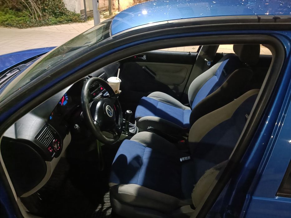 VW golf 1.6 Benzyna 1999 rok 250 Przebiegu