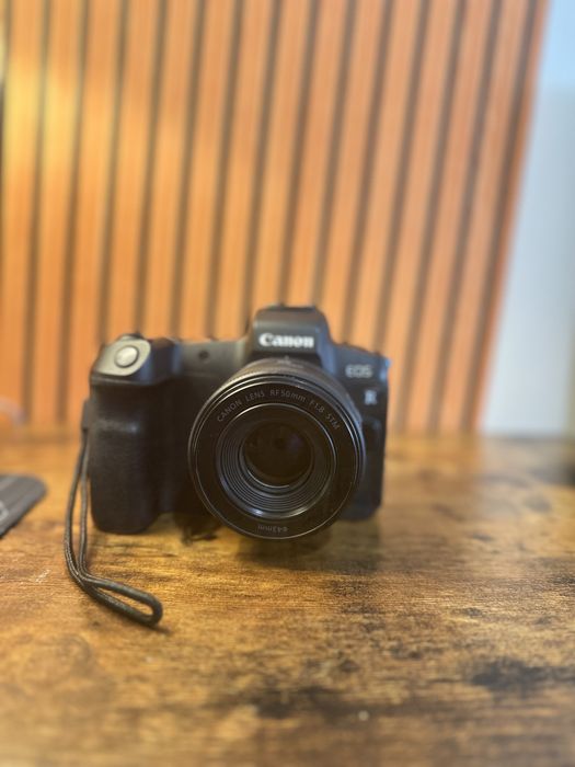 Canon eos R 30 megapixels fullframe