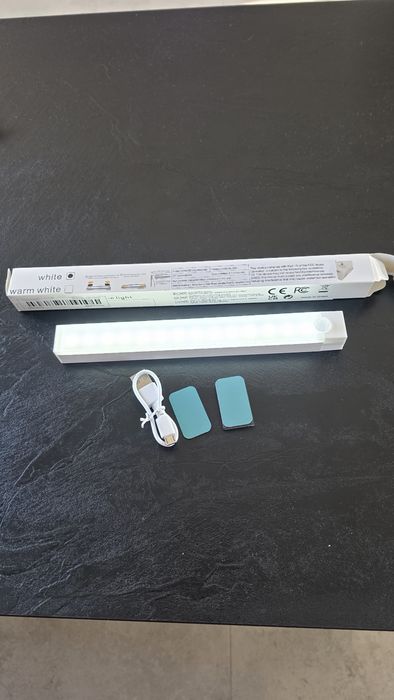 Lampki   LED do szafki listwa podszafkowa czujnik ruchu