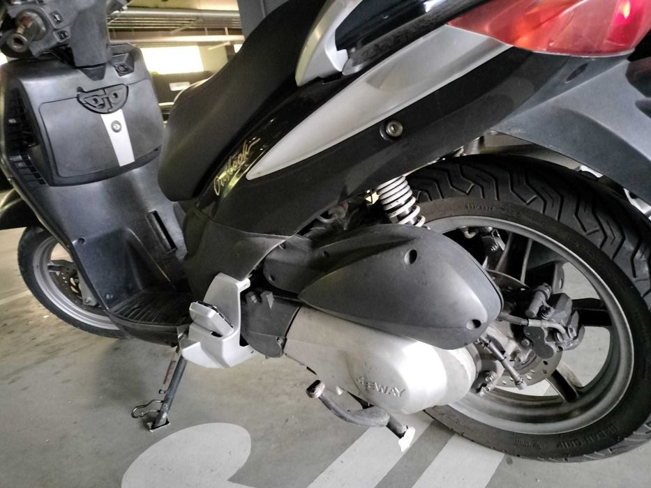 Scooter Keeway Outlook 125 com peças novas