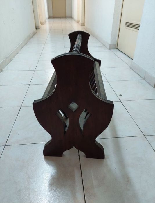 Porta revistas em madeira  torneada