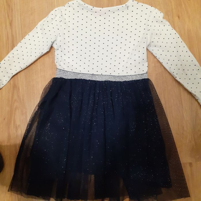 Sukienka rozmiar 104