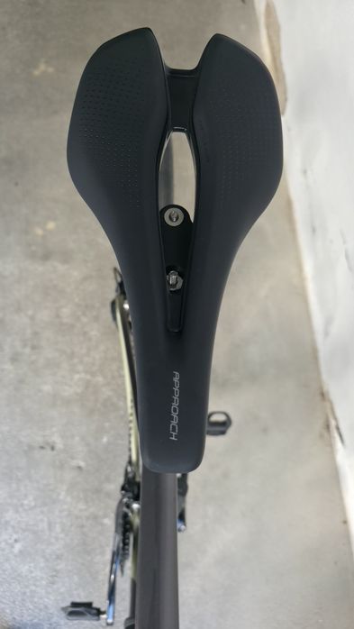 Bicicleta GIANT DEFY ADVANCE 2