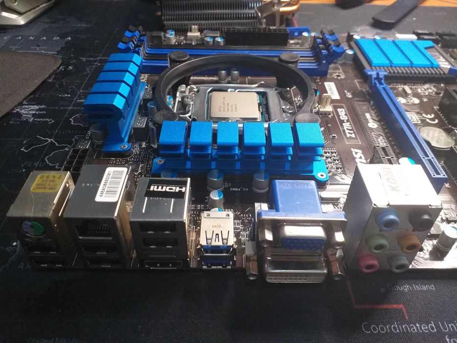 Mam do zaoferowania 

 MSI Z77A-G43 na socket LGA 1155.
 Płyta sprawna