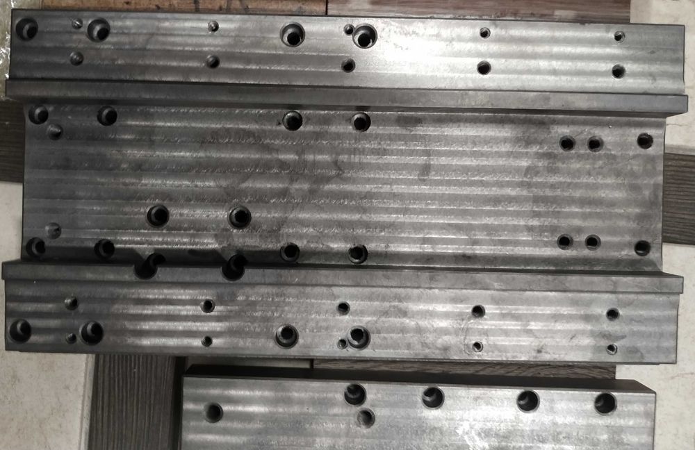 Чугунная станина для  ЧПУ станка .