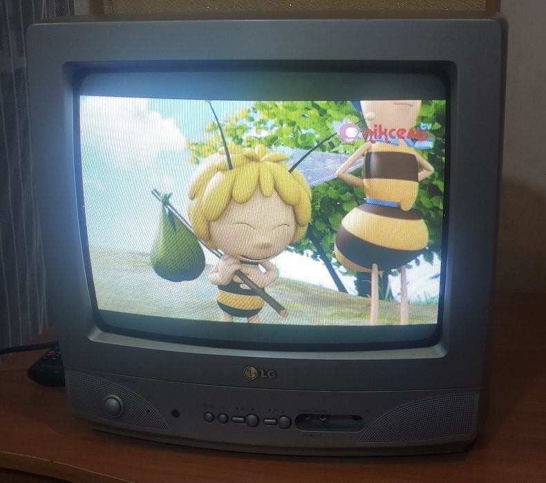 Телевізор LG CF - 14J50K