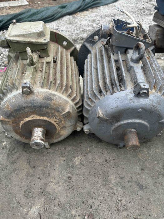 Продам электродвигатели 2.шт 2.2/1000 фл