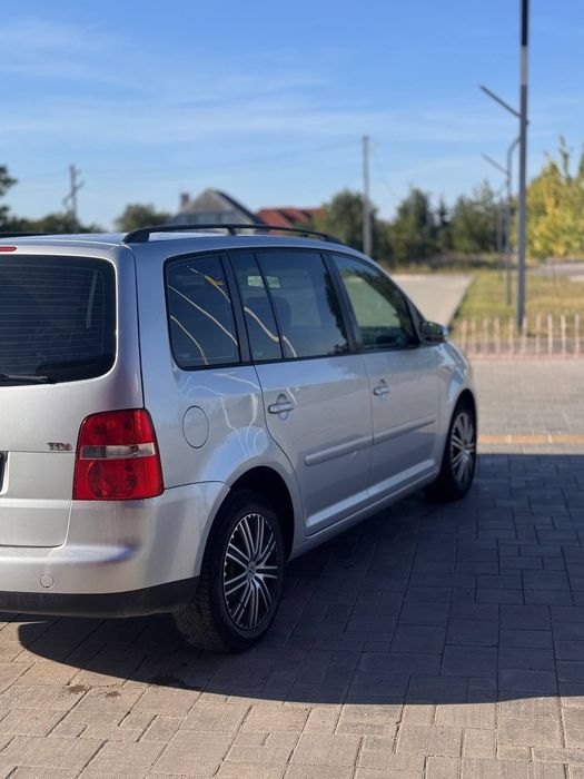 Продаю VW Touran 2003