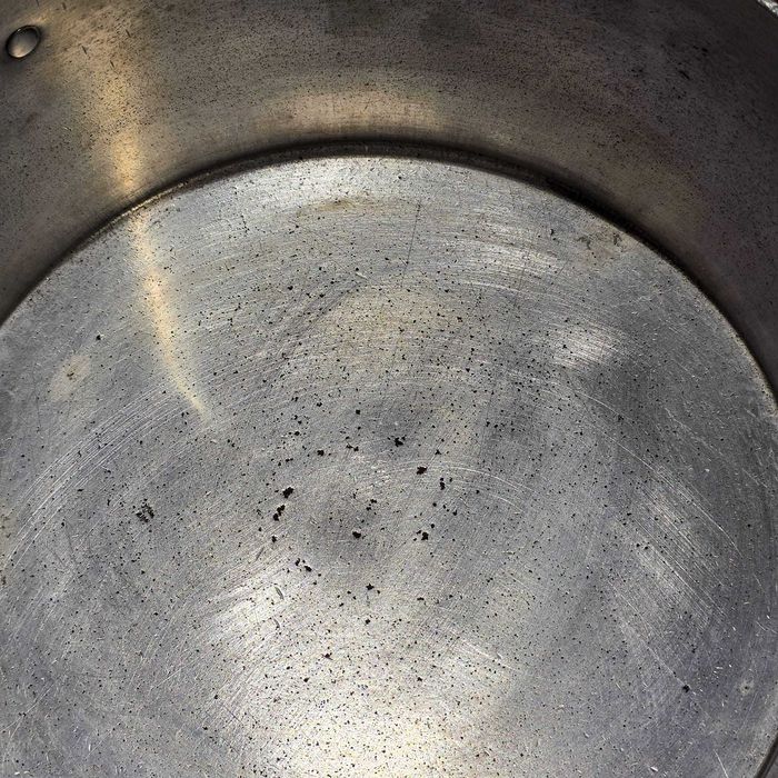 Panela Tradicional Alumínio Fundido com Tampa – Nº 22