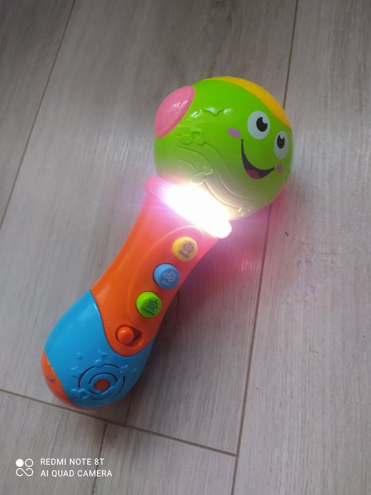 Zabawka grająca mikrofon