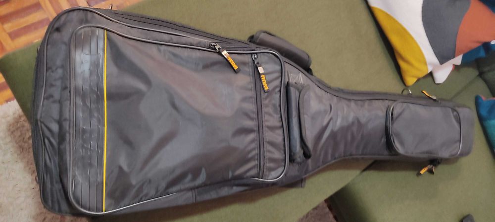 Amplificador Peavey Vypyr e Guitarra Ibanez ART 120 - novos