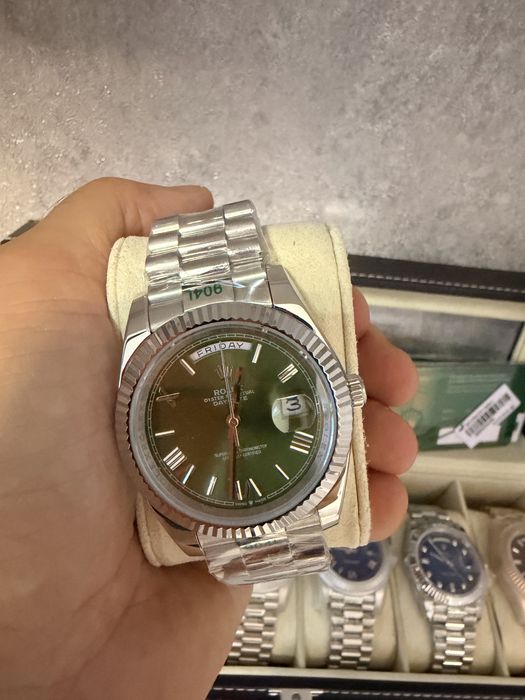 Часы Rolex Day-Date 40 White Gold / Olive Green Roman Dial (Премиум)
