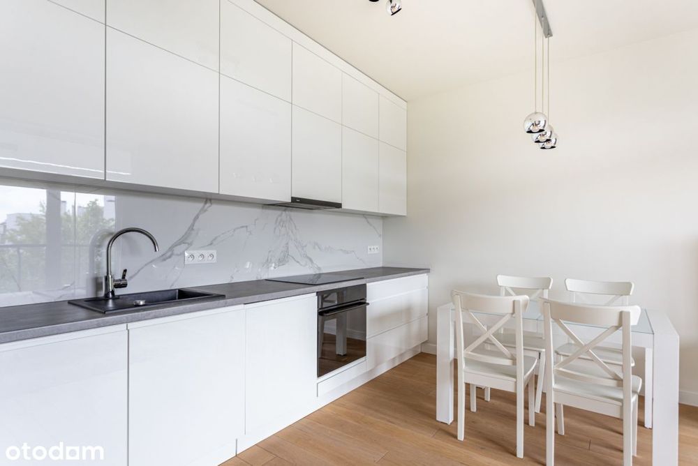 Garderoba | 2 miejsca | Wilanów | Tramwaj